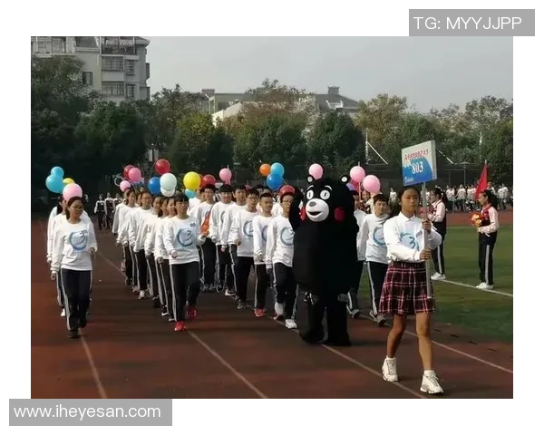 足球球星亲骑自行车展现别样风采助力环保运动精神 足球球星亲骑自行车展现别样风采助力环保运动精神