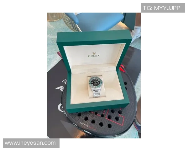 一年一度足球球星拆卡盛典揭幕 见证超值稀有卡片引发的热潮